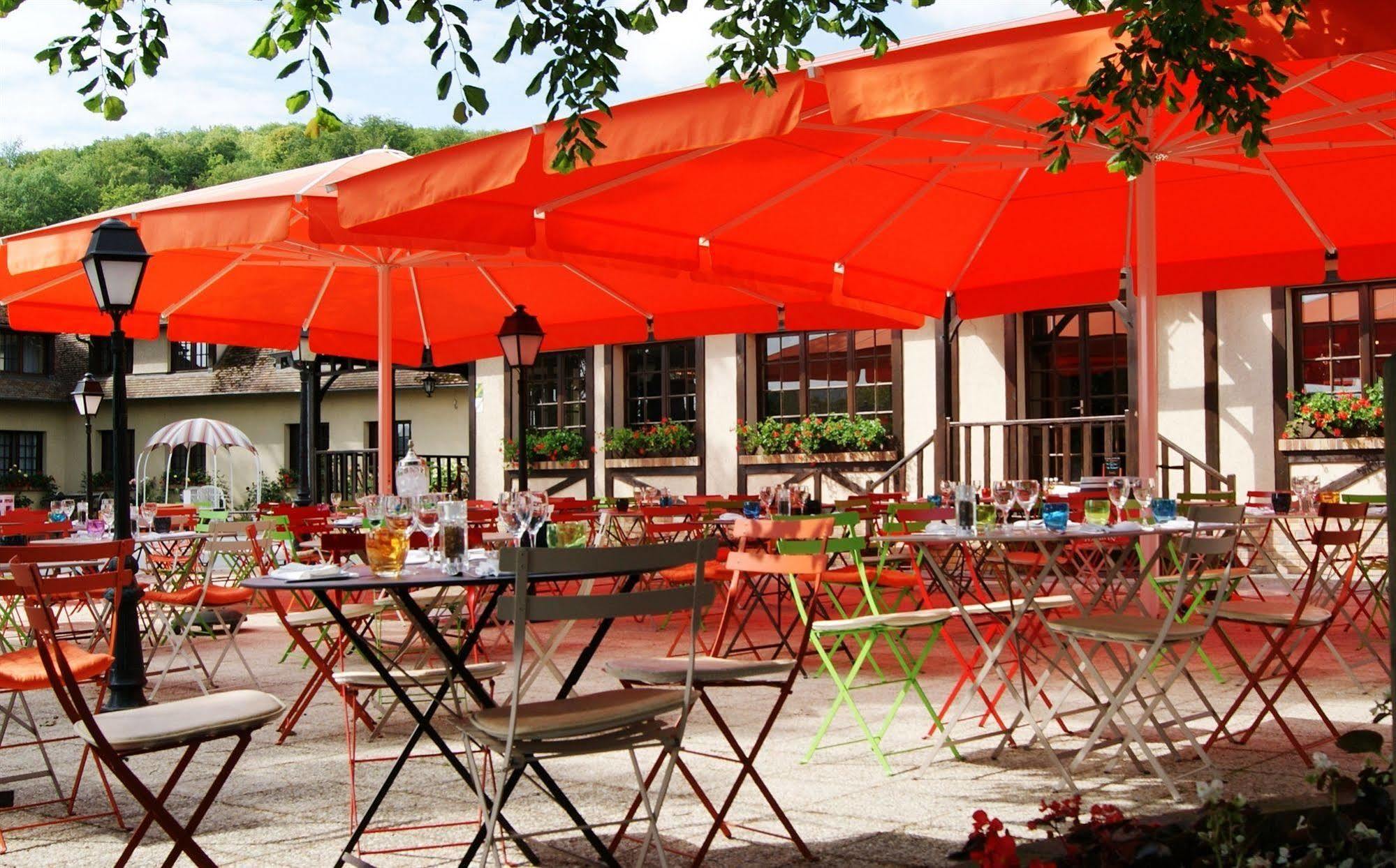 Les Canisses Saint-Pierre-la-Garenne Exterior foto